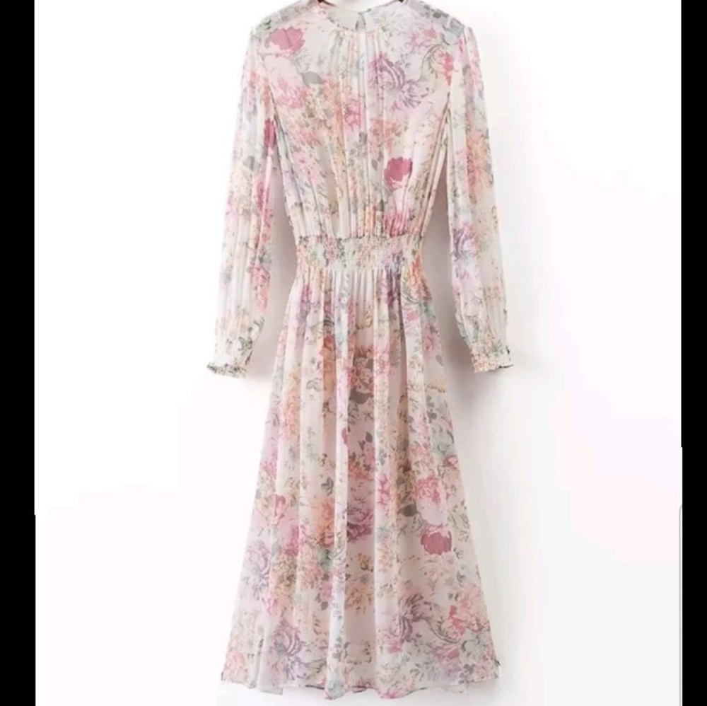 Dress SOLD 🔖